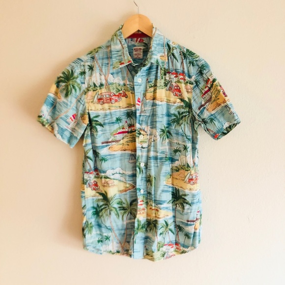 athletic fit hawaiian shirt